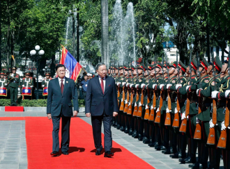  Welcome ceremony held for Vietnamese Party General Secretary in Vientiane